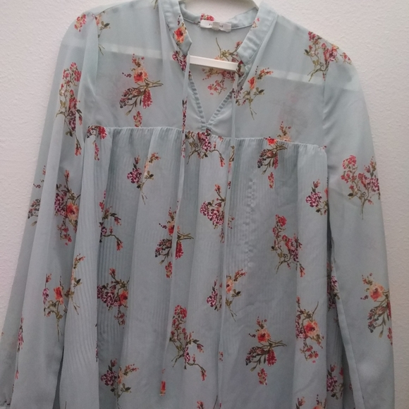 Retro style woman. - Picture 1 of 2